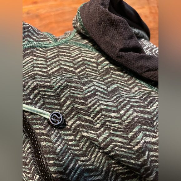 Lululemon jacket - Picture 4 of 5